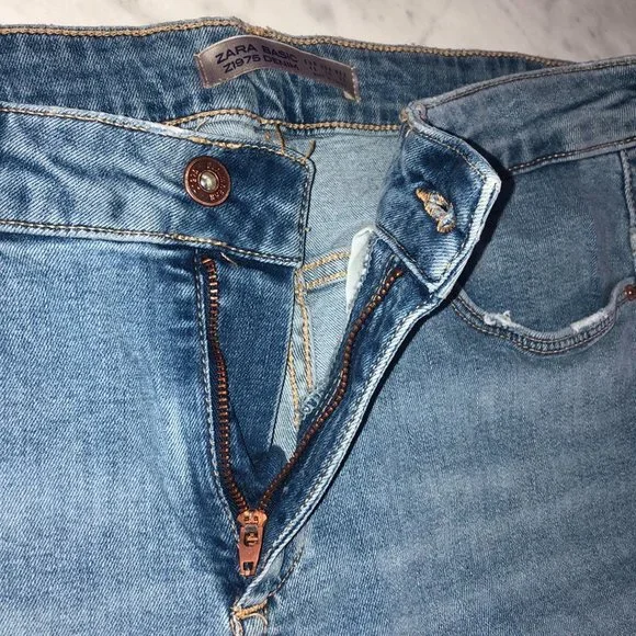 ZARA- Blue Distressed Jeans - Picture 4 of 9